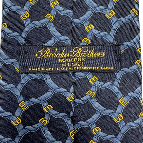 Brooks Brothers Mens Silk Buckle Pattern Necktie Made In USA 57 Inches - Picture 6 of 9